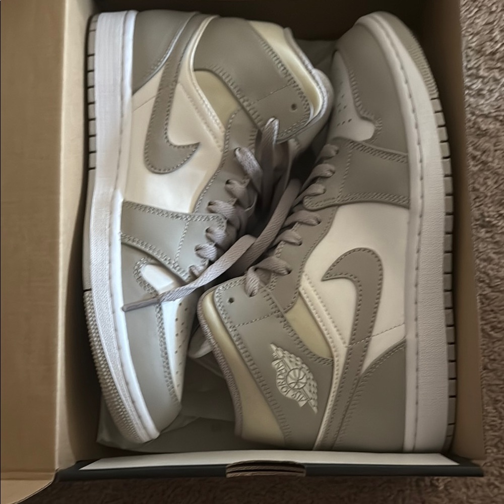 Air Jordon mid 1